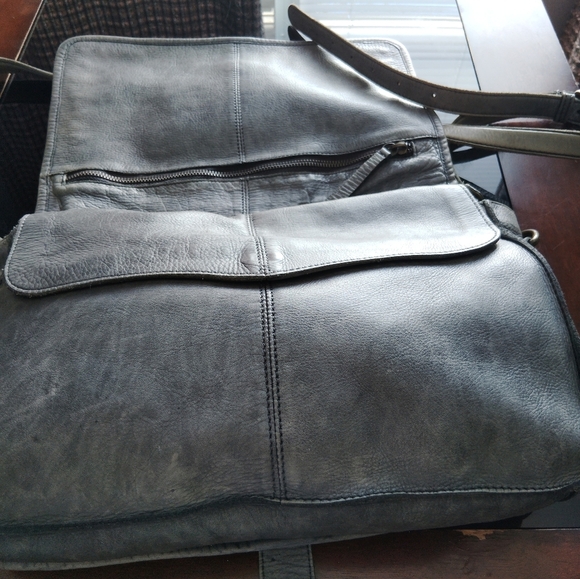 Platania Genuine Learher Purse Gray - Picture 12 of 16